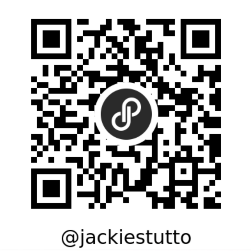 SHOP MY CLOSET Scan QR code to shop this closet Open 24 hours!! ❤️